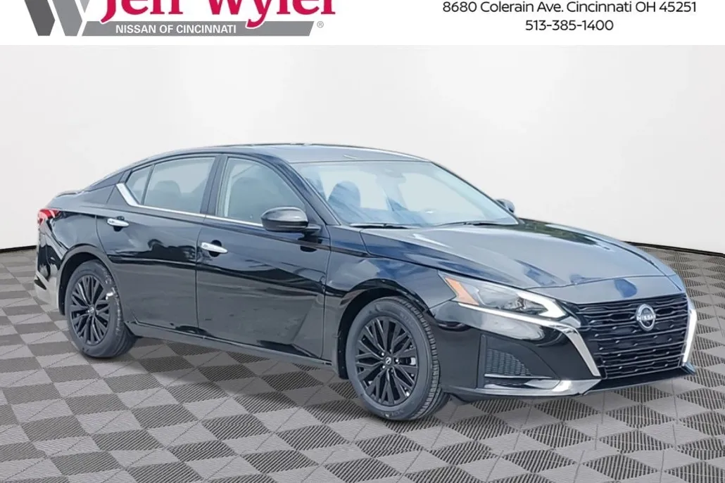 2025 Nissan Altima SV photo 1