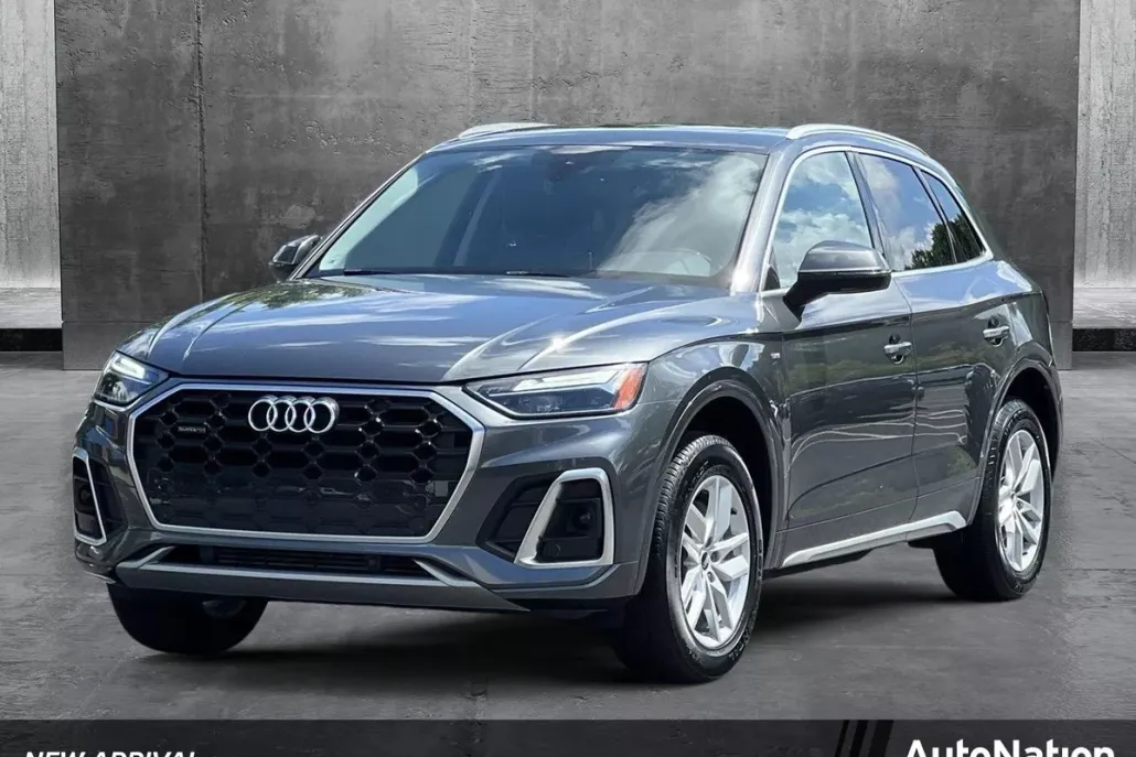 2022 Audi Q5 S line Premium photo 1