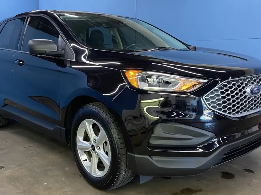 2024 Ford Edge SE photo 1