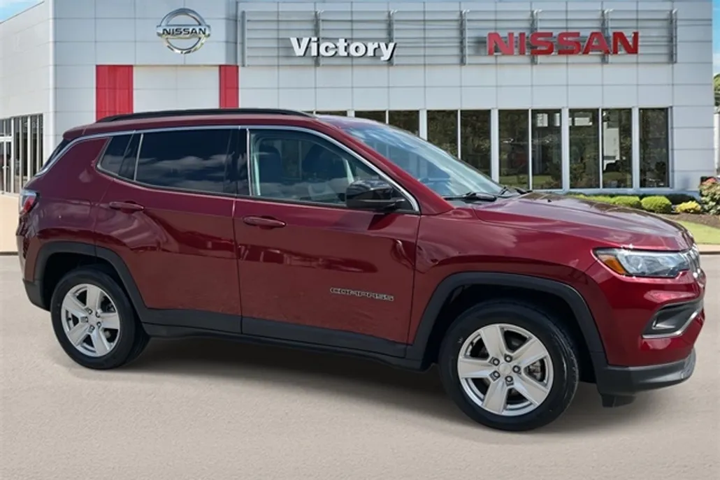 2022 Jeep Compass Latitude photo 1