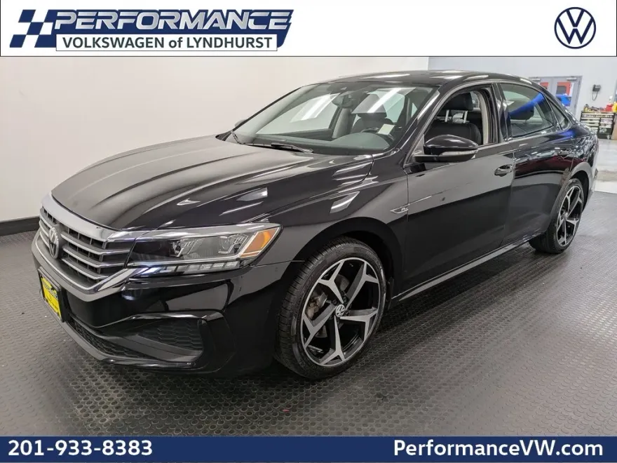 2020 Volkswagen Passat 2.0T R-Line photo 1