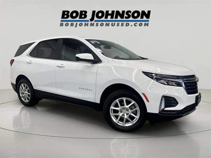 2022 Chevrolet Equinox LT photo 1