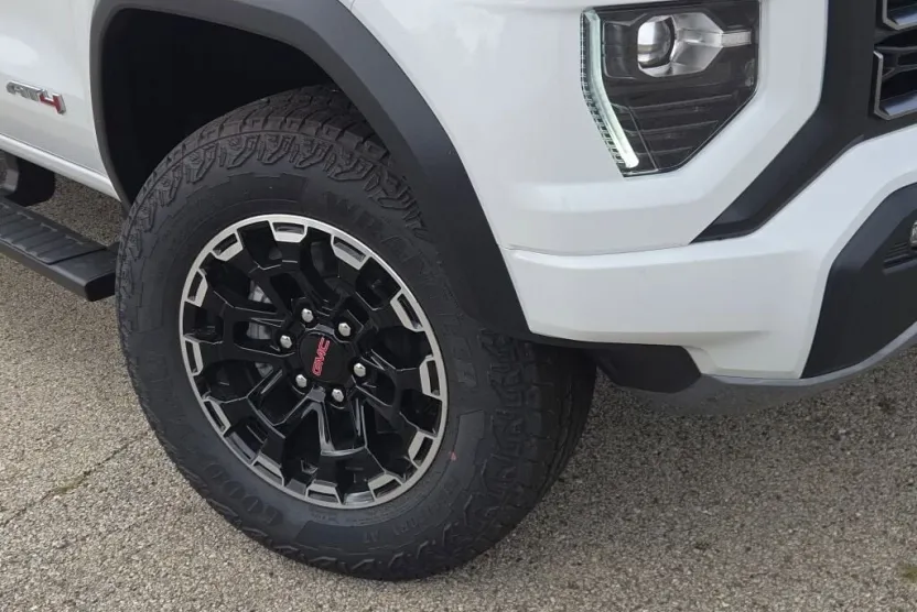 2026 Gmc Canyon AT4 photo 1