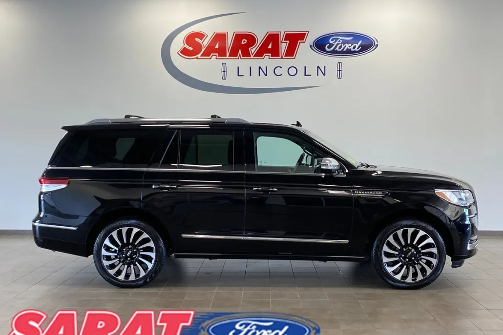 2024 Lincoln Navigator Black Label photo 1