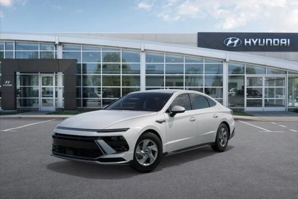 2025 Hyundai Sonata SE photo 1
