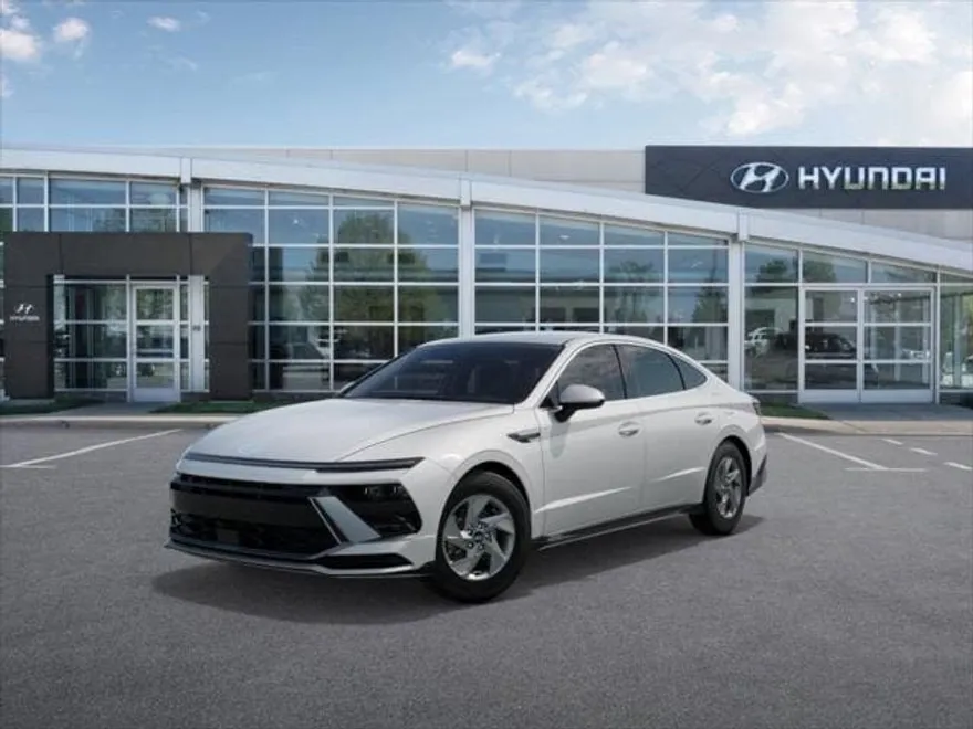 2025 Hyundai Sonata SE photo 1