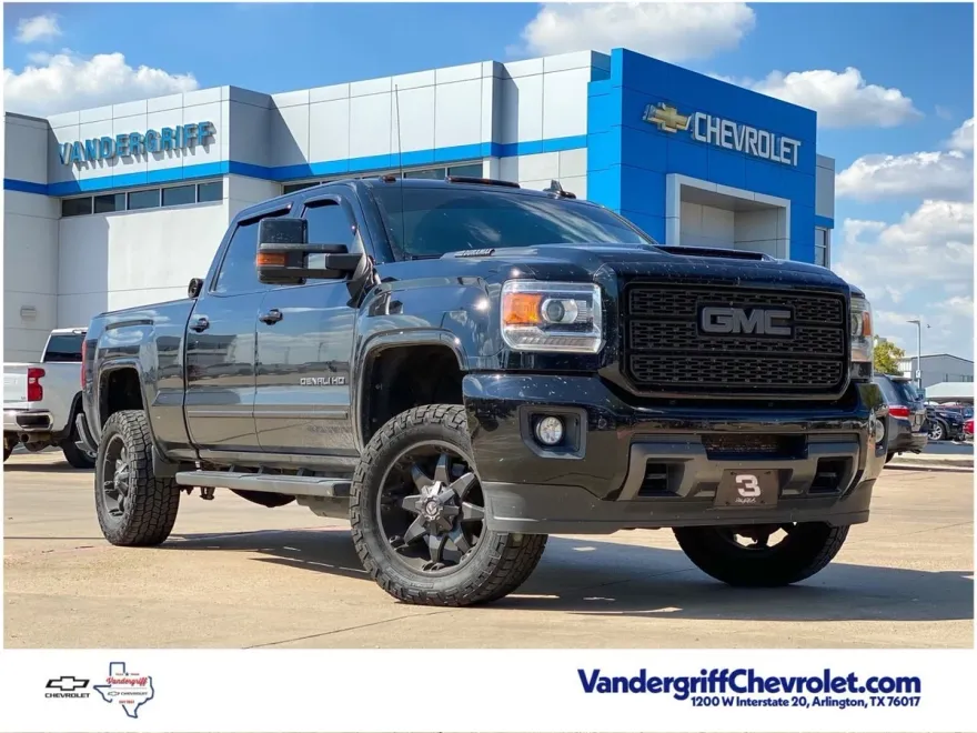 2018 Gmc Sierra 2500 HD Denali photo 1
