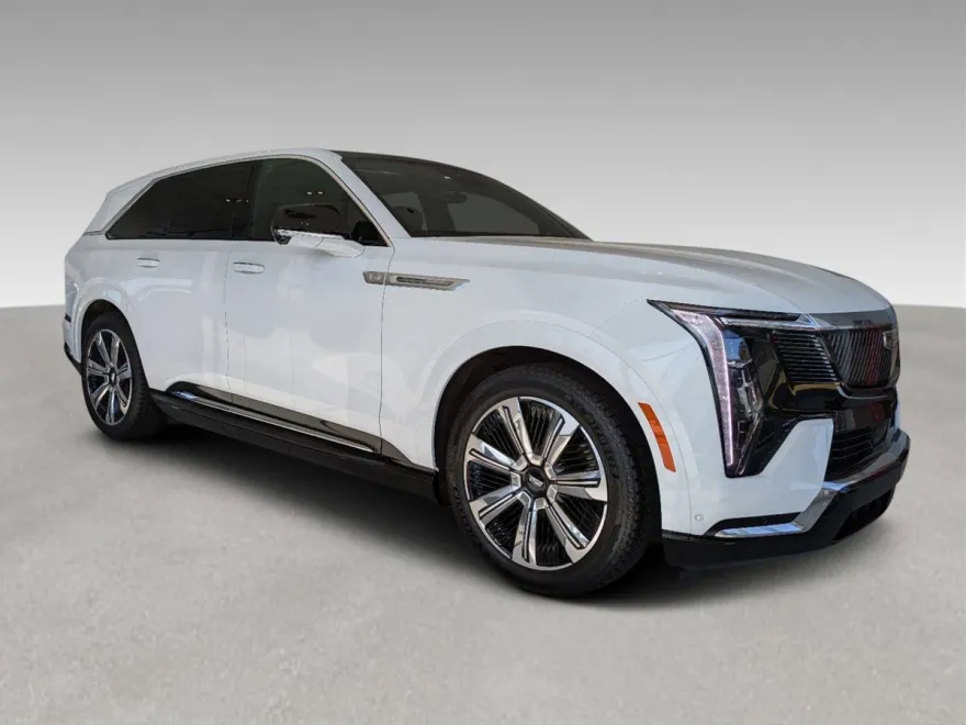 2025 Cadillac Escalade IQ Luxury photo 1
