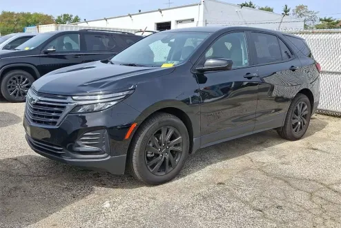 2024 Chevrolet Equinox LS photo 2