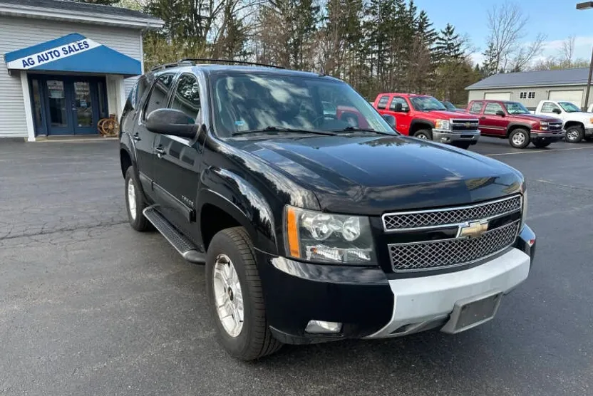 2010 Chevrolet Tahoe LT photo 1