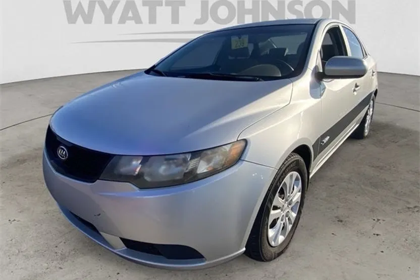 2010 Kia Forte LX photo 1