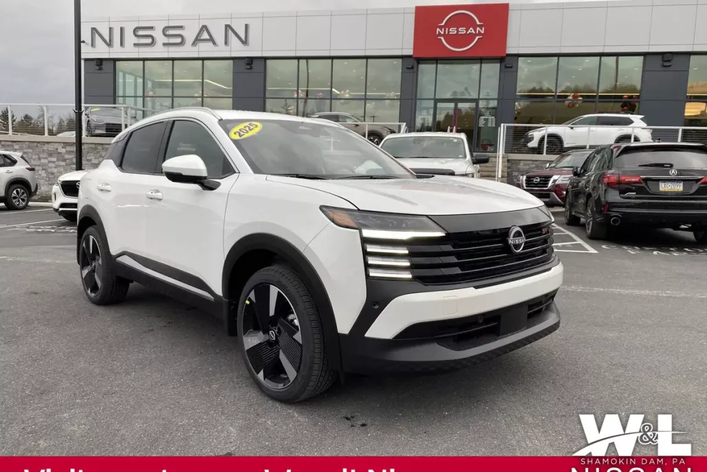 2025 Nissan Kicks SR photo 1