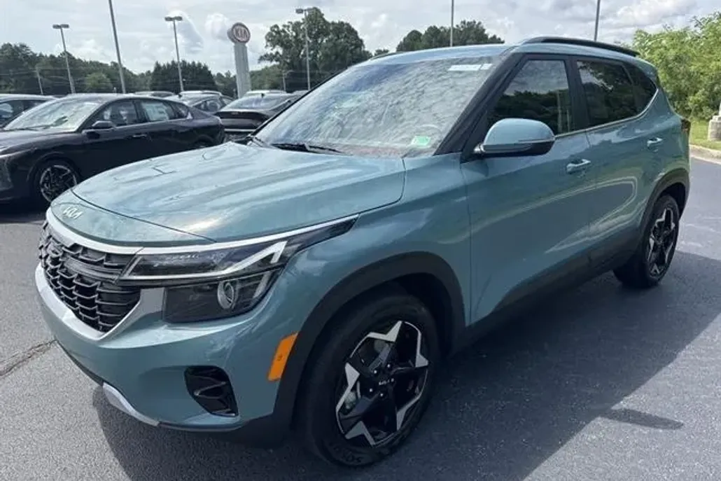 2024 Kia Seltos EX photo 1