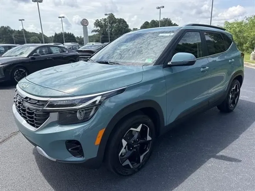 2024 Kia Seltos EX photo 1