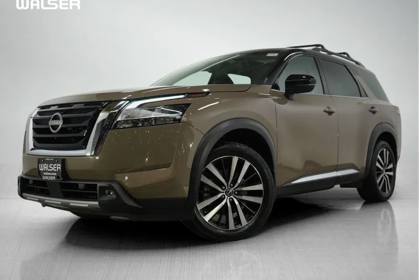 2023 Nissan Pathfinder Platinum photo 1
