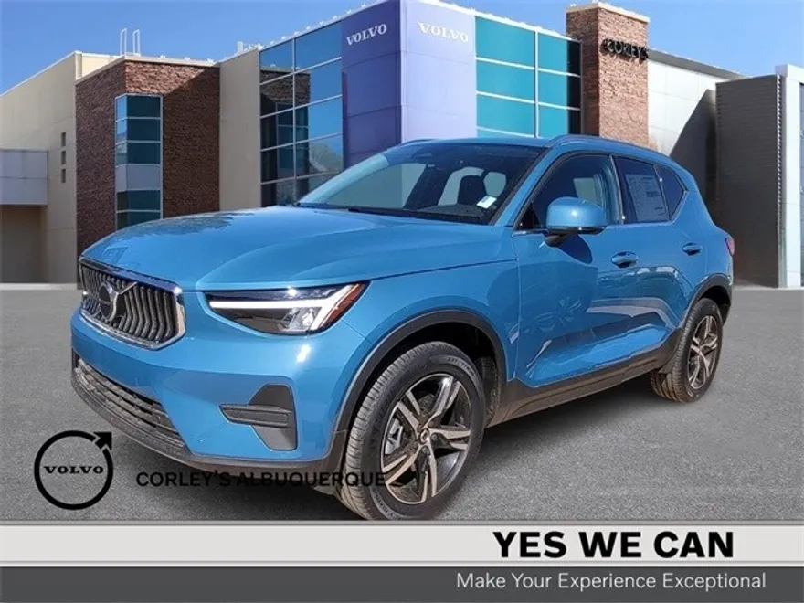 2025 Volvo XC40 Core photo 1