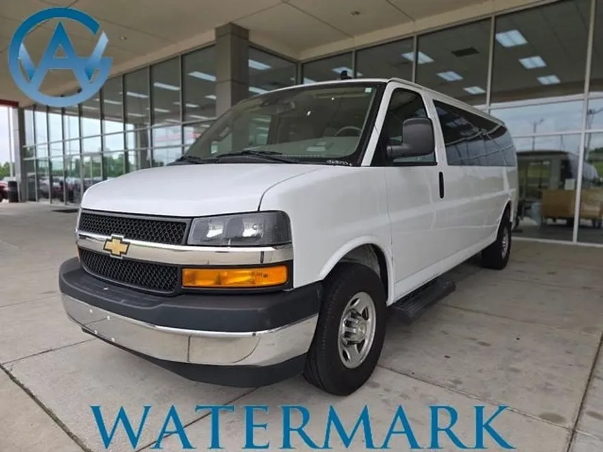 2021 Chevrolet Express 3500 LT Passenger Van photo 1