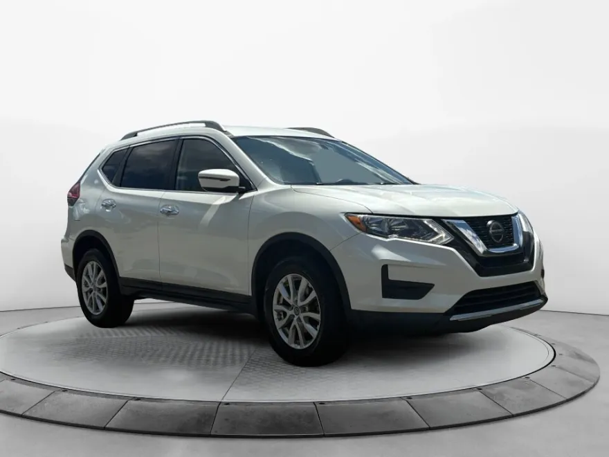 2018 Nissan Rogue SV photo 1