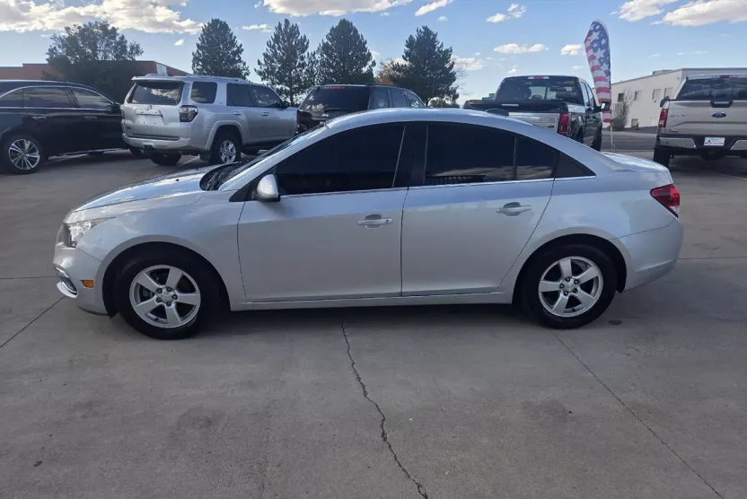 2016 Chevrolet Cruze photo 1