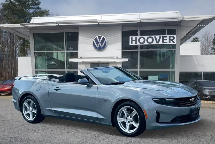2023 Chevrolet Camaro 1LT photo 1