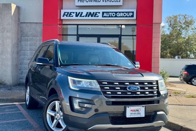 2016 Ford Explorer XLT photo 1