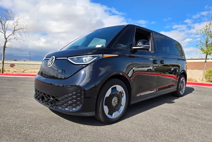 2025 Volkswagen ID. Buzz Pro S photo 1