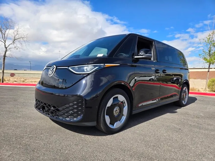 2025 Volkswagen ID. Buzz Pro S photo 1
