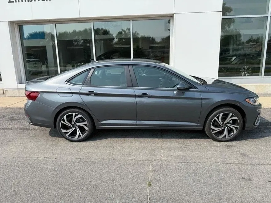 2025 Volkswagen Jetta 1.5T SEL photo 1