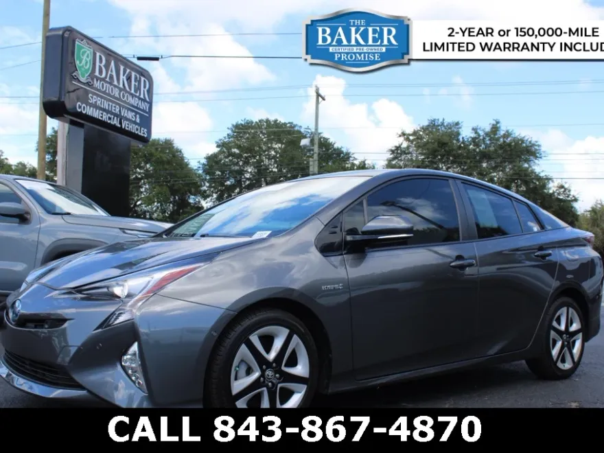 2017 Toyota Prius Four photo 1