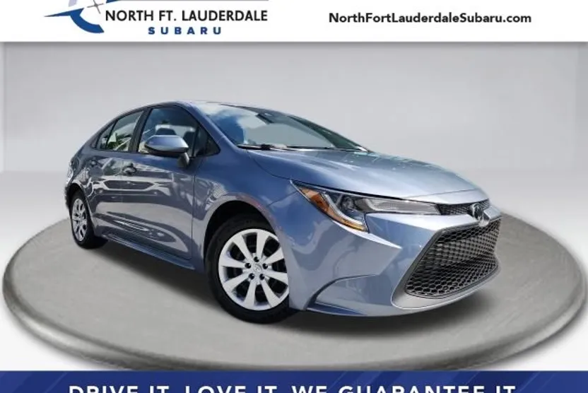 2022 Toyota Corolla LE photo 1