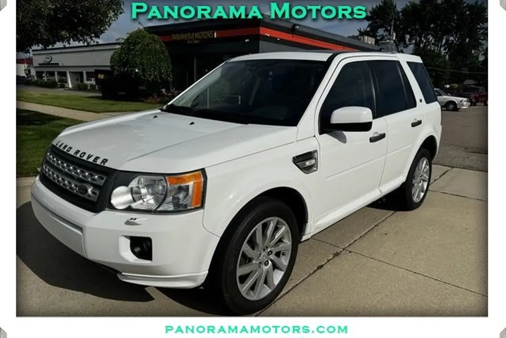 2011 Land Rover LR2 HSE photo 1