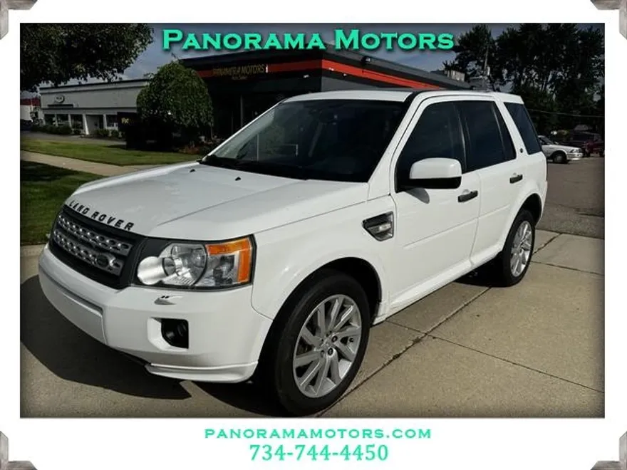 2011 Land Rover LR2 HSE photo 1