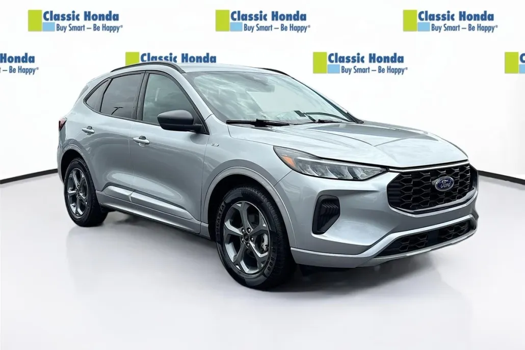 2024 Ford Escape ST-Line photo 1