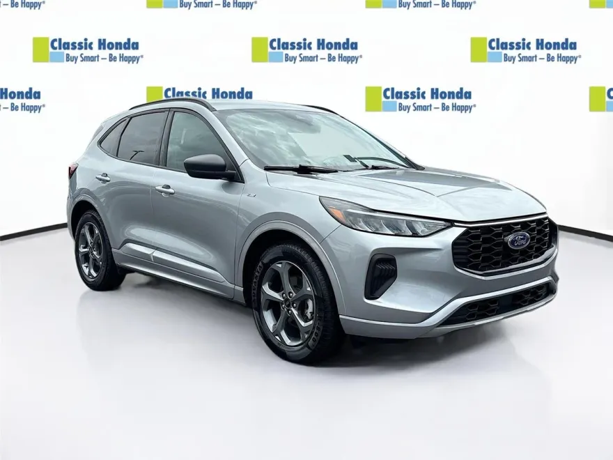 2024 Ford Escape ST-Line photo 1
