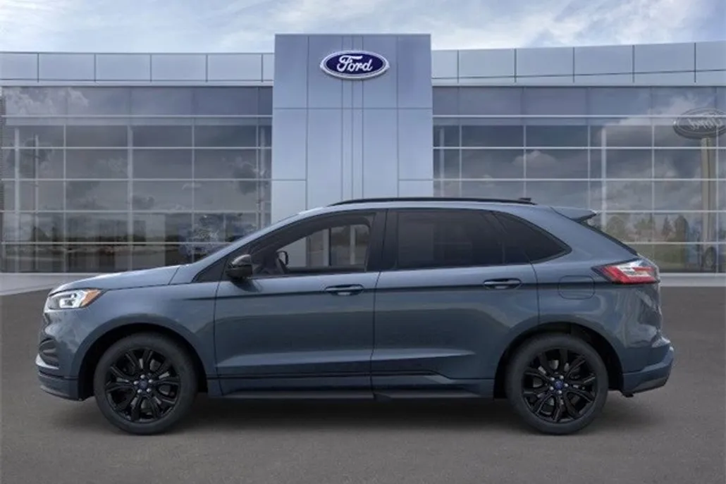 2024 Ford Edge SE photo 1