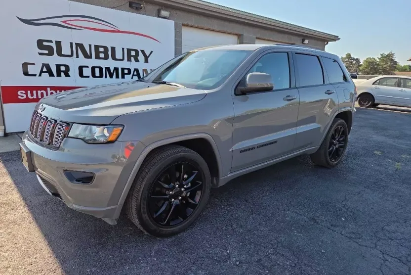 2020 Jeep Grand Cherokee Altitude photo 1