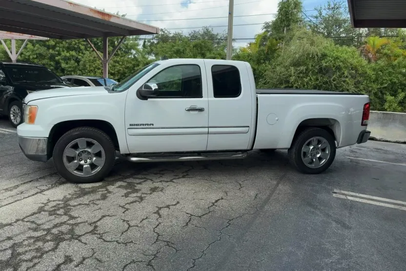 2011 Gmc Sierra 1500 SLE photo 1