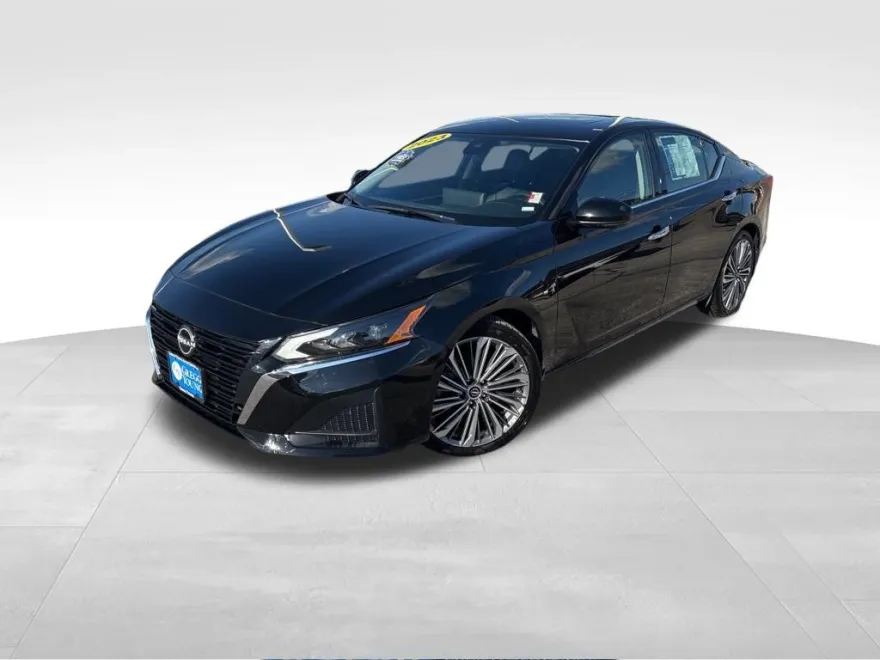 2023 Nissan Altima 2.5 SL photo 1