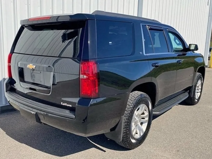 2017 Chevrolet Tahoe LT photo 1