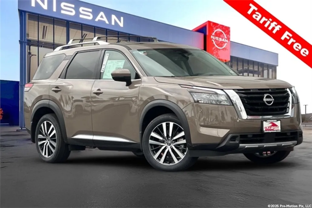 2025 Nissan Pathfinder Platinum photo 1