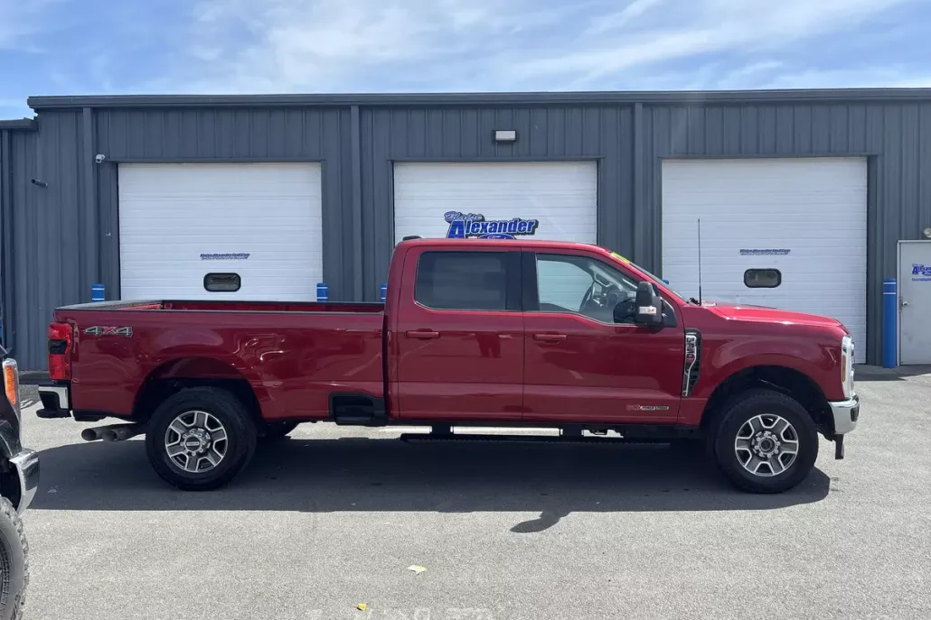 2024 Ford F-350 Lariat photo 1