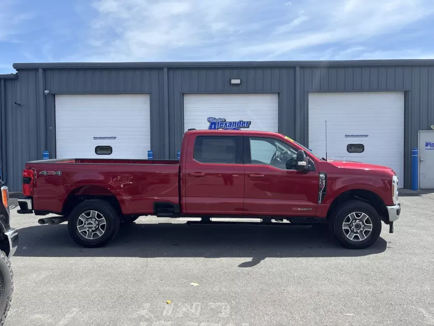 2024 Ford F-350 Lariat photo 1