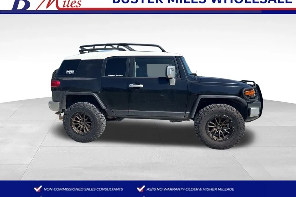 2011 Toyota FJ Cruiser Base photo 1