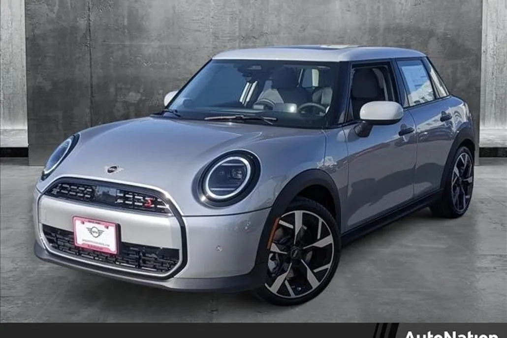 2025 Mini Cooper Hardtop 4 Door Signature photo 1