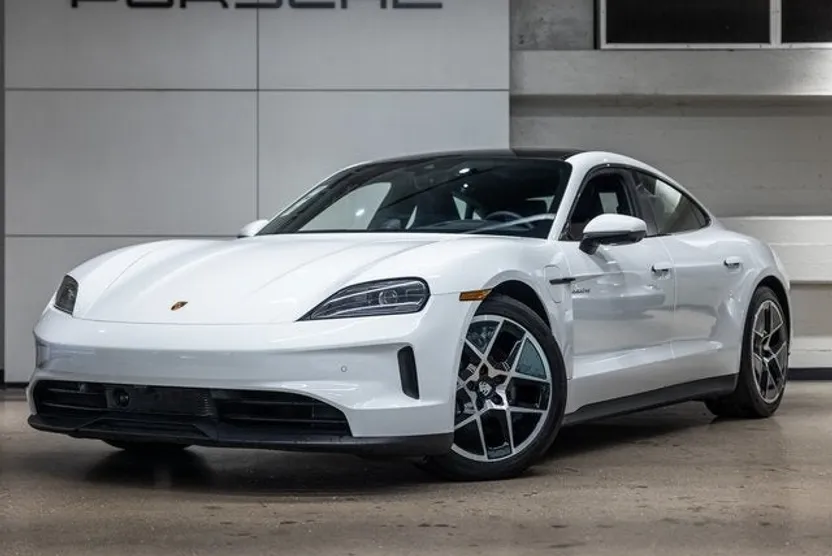 2025 Porsche Taycan photo 1