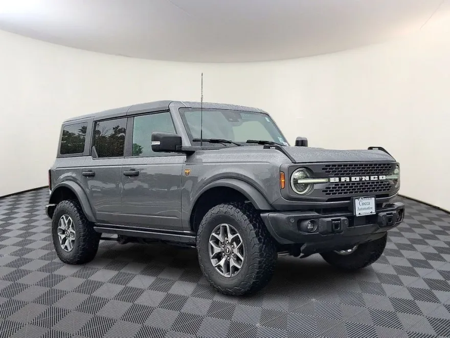 2022 Ford Bronco Badlands photo 1