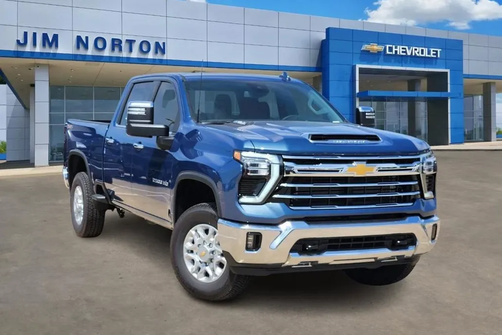 2025 Chevrolet Silverado 2500HD LTZ photo 1