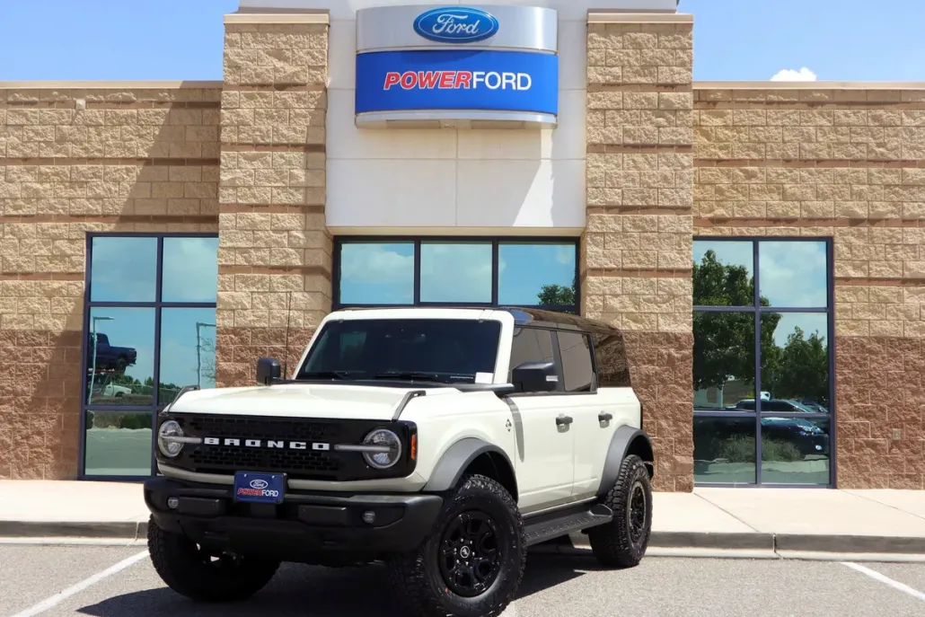 2025 Ford Bronco Outer Banks photo 1