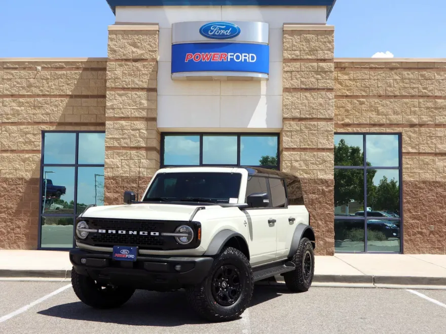 2025 Ford Bronco Outer Banks photo 1