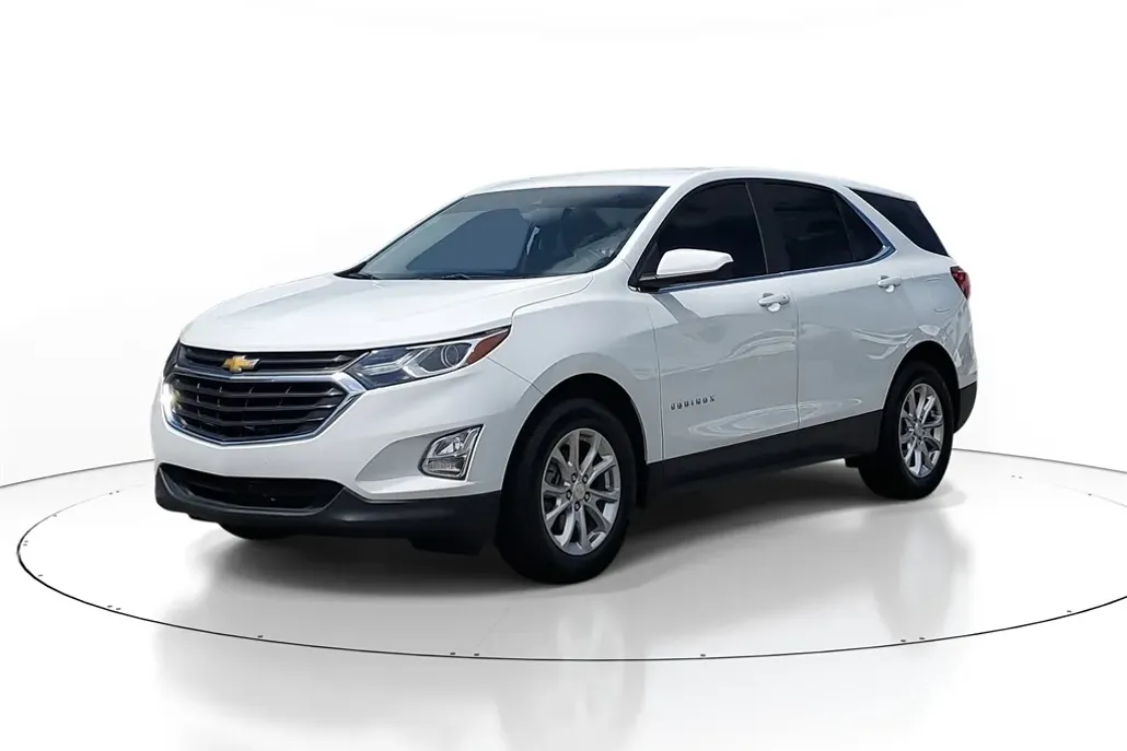 2021 Chevrolet Equinox LT photo 1